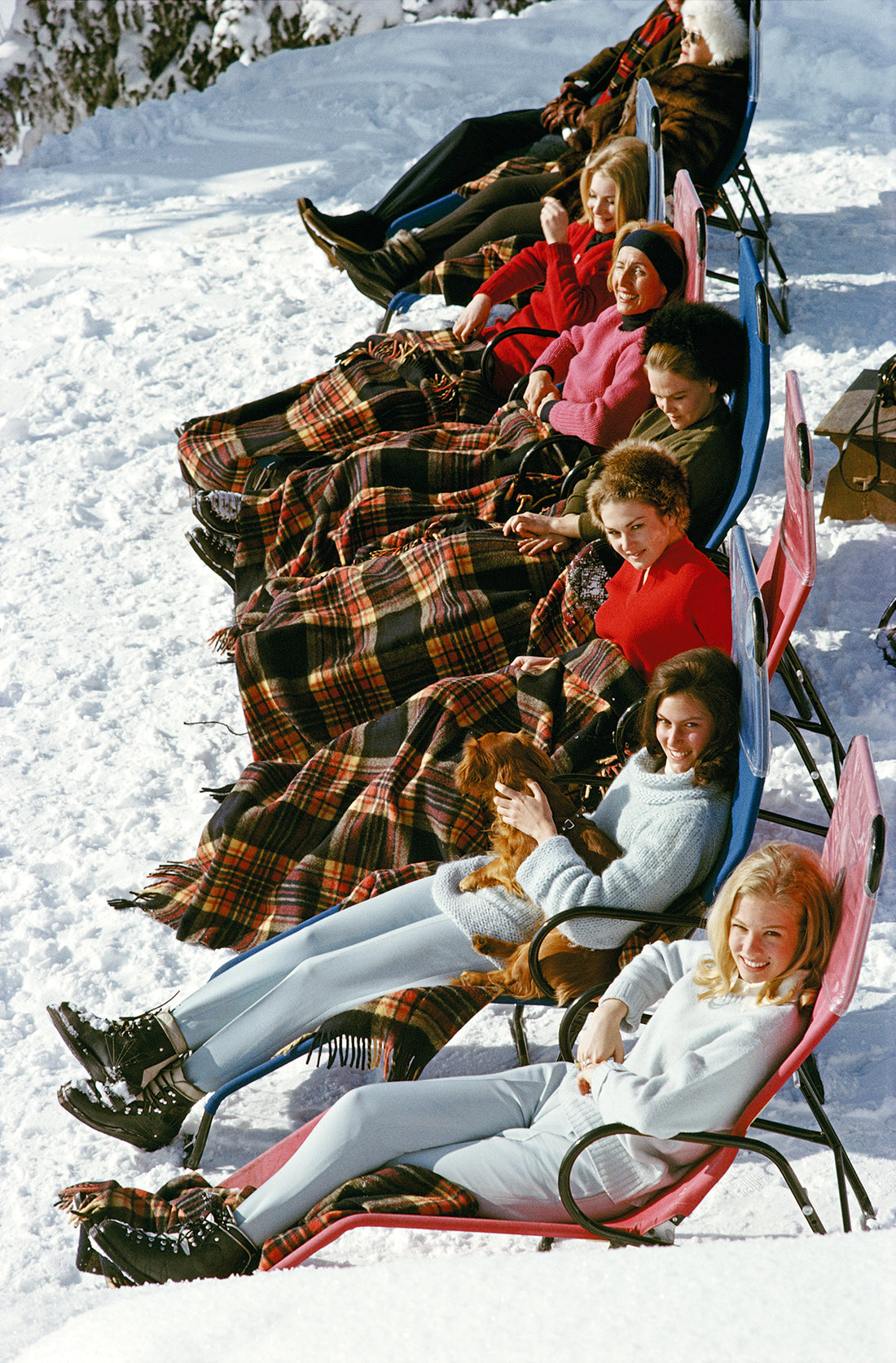 Après-Ski Life Through the Iconic Lens of Slim Aarons