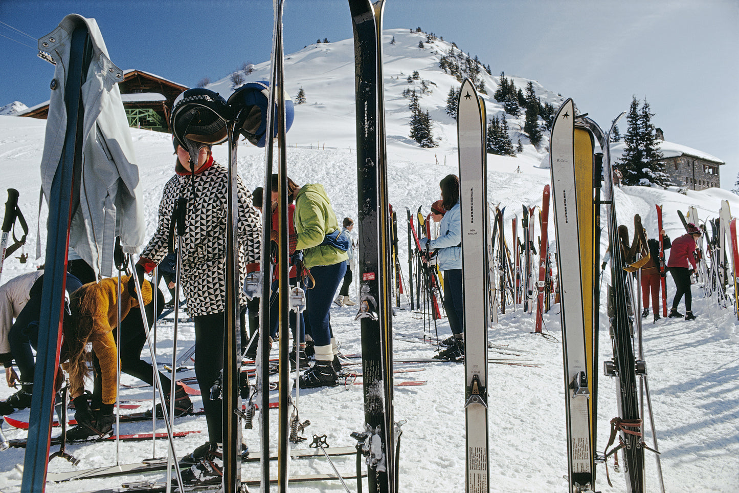 Slim Aarons: Skiers at Gstaad