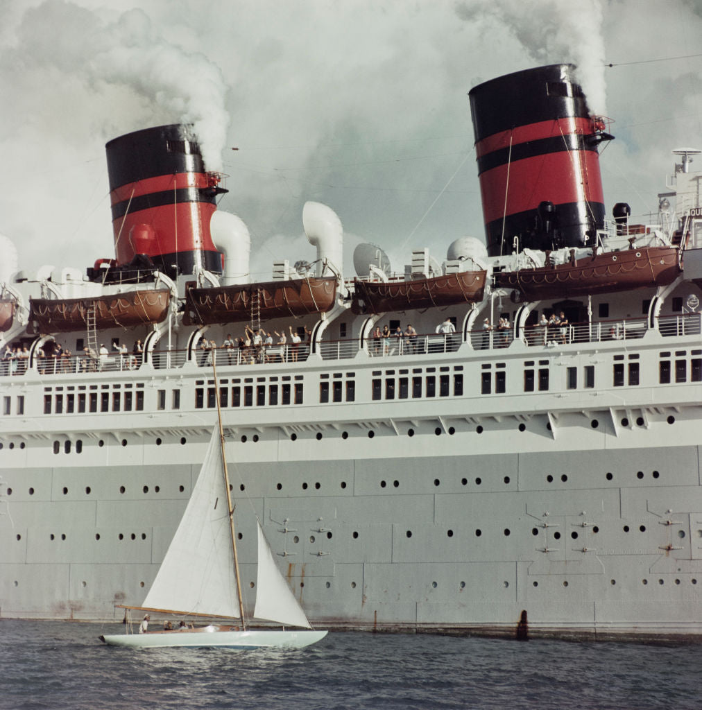 Slim Aarons: SS Queen Of Bermuda