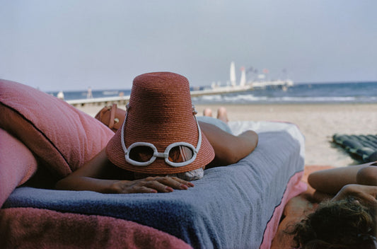 Slim Aarons: Sunbathing In Venice